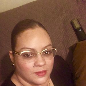 Meet your Posher, Esmeralda